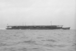 La Shoho durante le prove in mare al largo di Taleyama il 25 dicembre 1941 subito dopo la sua conversione in nave portaerei leggera
