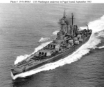 La corazzata statunitense Washington in navigazione nel Puget Sound nel settembre 1945