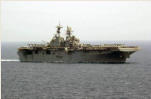 La nave d'assalto anfibio Iwo Jima (LHD7)